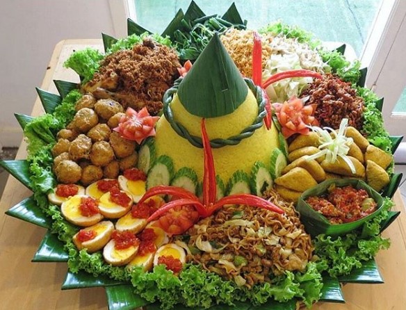 Pesan Nasi Tumpeng untuk Acara Ulang Tahun