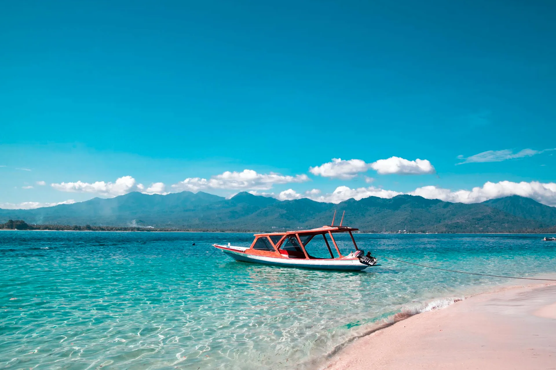 Menemukan Surga Tropis: Berpetualang dengan Paket Tour ke Pulau Lombok