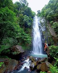 Menyusuri Keindahan Wisata Air Terjun Tunan di Manado