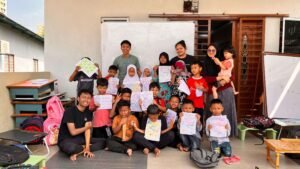 Darwinah: Dari Pekerja Migran Menjadi Pahlawan Pendidikan untuk Anak Buruh Migran