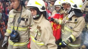 Kebakaran Tragis Melanda Glodok Plaza: Dua Pramugari dan Seorang Karyawan BUMN Jadi Korban