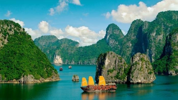 Menelusuri Keindahan Teluk Ha Long Vietnam: Destinasi Wisata yang Wajib Dikunjungi