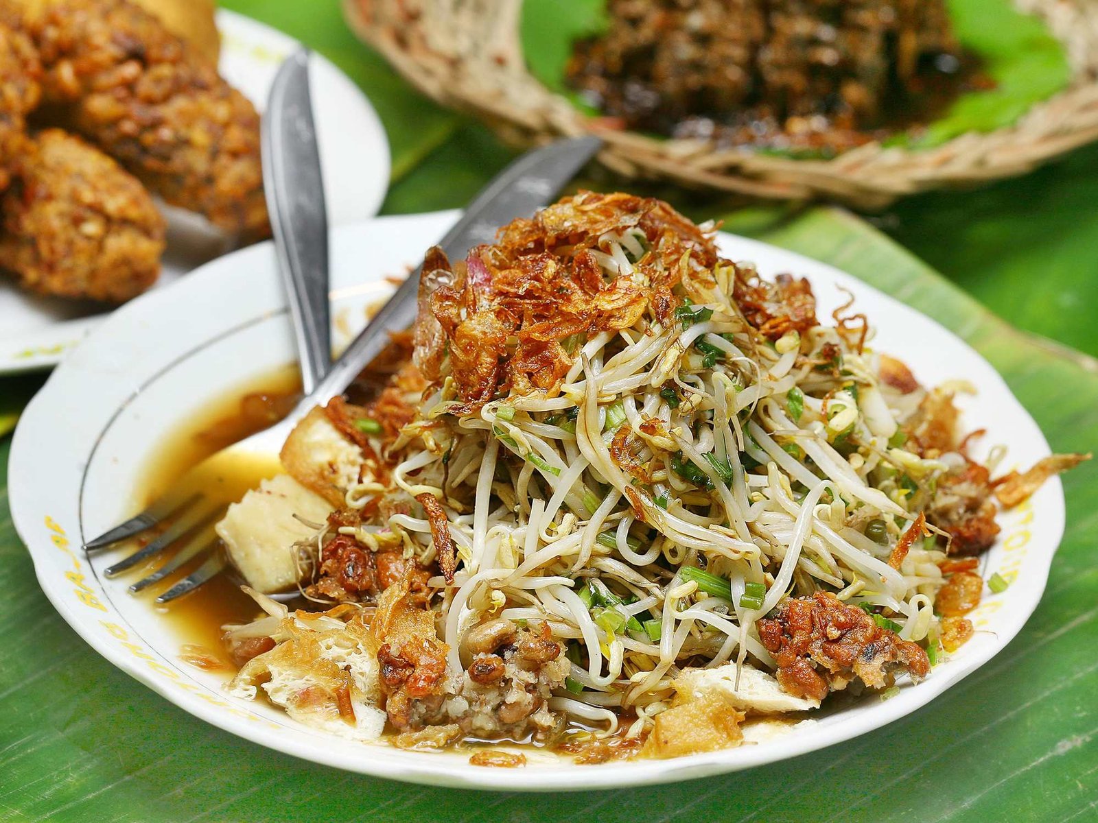 Lontong Balap Surabaya: Nikmati Kelezatan Kuliner Legendaris yang Menggugah Selera