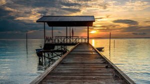 Pesona Tersembunyi Pantai Kubu di Kalimantan Tengah: Surga Alam yang Wajib Dikunjung