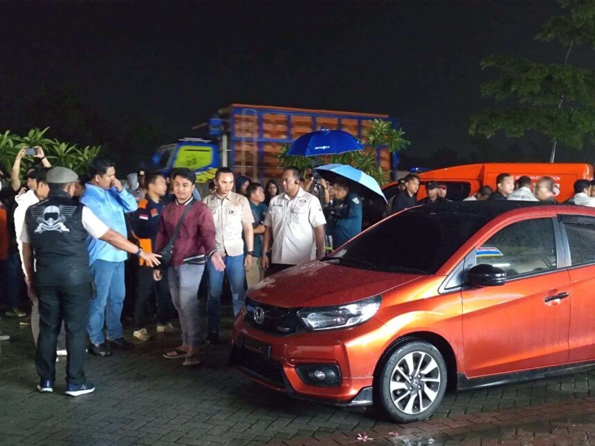 Keluarga Ilyas Abdurrahman Hadir dalam Rekonstruksi Penembakan di Tol Tangerang-Merak: Menunjukkan Emosi Mendalam dan Harapan Keadilan