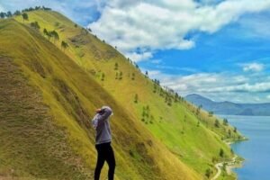 Bukit Siadtaratas Silalahi: Surga Tersembunyi di Tepi Danau Toba yang Wajib Dikunjungi
