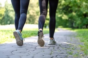 Lemak Perut Bukan Takluk? Coba Jalan Kaki, Cara Sehat dan Ampuh Bakar Kalori!