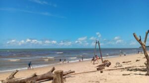 Pantai Tanah Kuning: Permata Tersembunyi di Pesisir Kalimantan Utara
