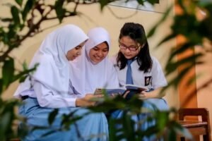 Antara Mimpi dan Realita: Nasib Siswa di Balik Timbul-Tenggelamnya Penjurusan di SMA