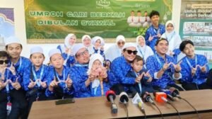 Harmoni Iman di Tanah Suci: Wali Band Boyong Keluarga Besar Umrah