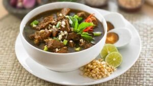 Rawon Khas Jawa Timur: Warisan Kuliner Hitam yang Tak Pernah Surut Pesonanya