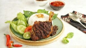 Lezatnya Aroma Lahan Basah”: Menyelami Kelezatan Nasi Itik Gambut Khas Banjarmasin