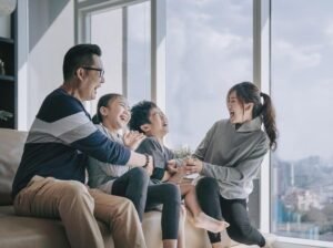 Lebih Dekat Setiap Hari: Tips Psikolog Bangun Ikatan Keluarga dengan Cara Sederhana