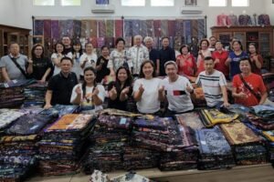 Batik Bukan Sekadar Tradisi: Bisnis Batik Kekinian Raup Omzet Ratusan Juta Rupiah!
