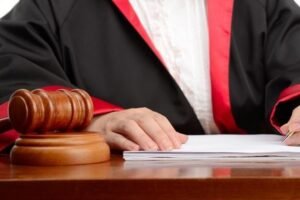 Curhat Berujung Jerat Hukum: Anak Tiri Diseret ke Pengadilan oleh Ibu Tiri Sendiri