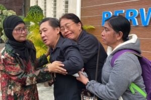 Tragedi SMP: Ibu Siswa Tewas Tersetrum Kabel AC Sekolah Menangis Setelah Polisi Batal Cek TKP