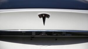 Penjualan Tesla Kritis: Disalip Dua Merek Mobil Listrik China