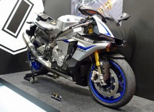 Yamaha R1M: Raja Jalanan yang Lahir dari Lintasan Balap