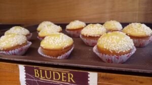 Kelezatan Lembut dari Palembang: Menyelami Rasa Khas Kue Bluder Tradisional