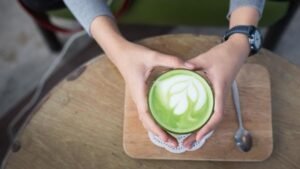 Terlalu Banyak Matcha? Waspadai 5 Efek Samping Ini Sebelum Terlambat!