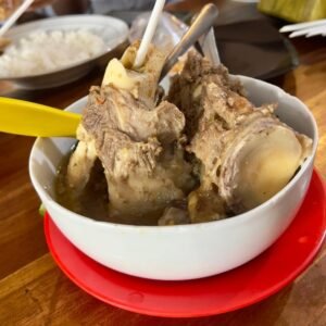 Kaledo Khas Palu: Sensasi Sup Tulang Sapi yang Melekat di Lidah