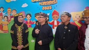 Bahasa Ibu di Bangku SD: Inisiatif Wamendikdasmen Atip Hidupkan Kembali Kearifan Lokal
