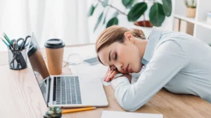 Dampak Kurang Tidur bagi Produktivitas: Mengungkap Biaya Tersembunyi dari Gaya Hidup Serba Cepat