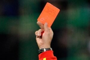 Kartu Merah: Lebih dari Sekadar Hukuman di Lapangan Hijau