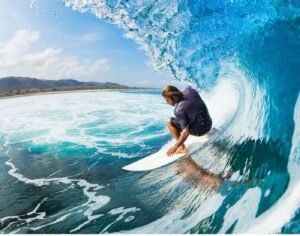 Surfing: Menaklukkan Ombak, Menggapai Kebebasan, dan Tips Terbaik untuk Pemula