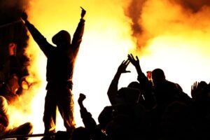Ultras: Lebih dari Sekadar Suporter – Identitas, Gairah, dan Kontroversi di Balik Tribun