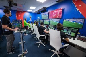 VAR: Revolusi Teknologi dalam Sepak Bola atau Kontroversi Tanpa Akhir?