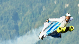 Wingsuit Flying: Menjelajahi Langit dengan Kebebasan Tanpa Batas